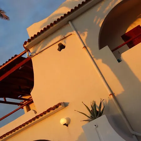 Elisa Bed & Breakfast *