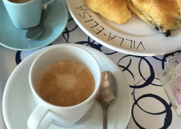 Elisa Alojamento de Acomodação e Pequeno-almoço *